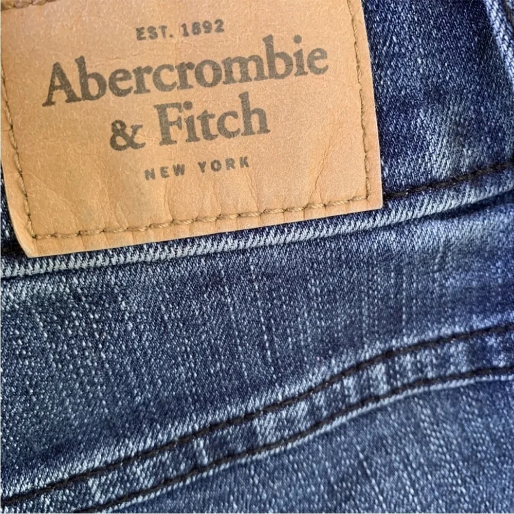 Abercrombie & Fitch Women's Cutoff Cuff Denim Jean Shorts Size 2 W26